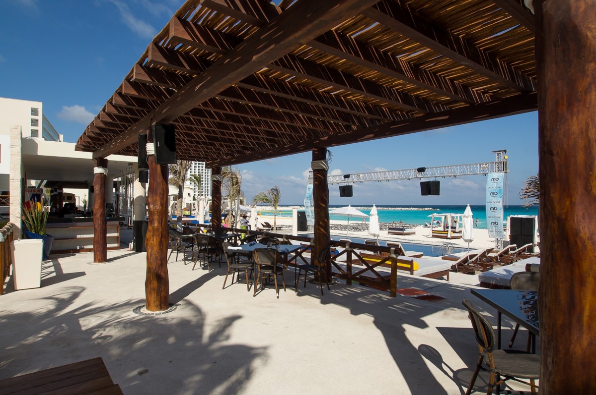 mandala beach day club cancun