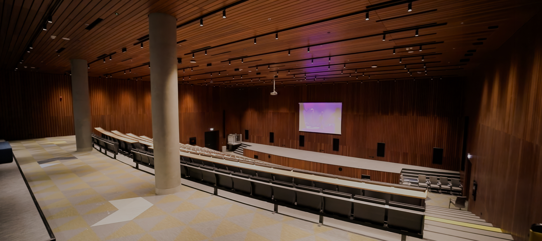 Solutions audio pour les halls universitaires